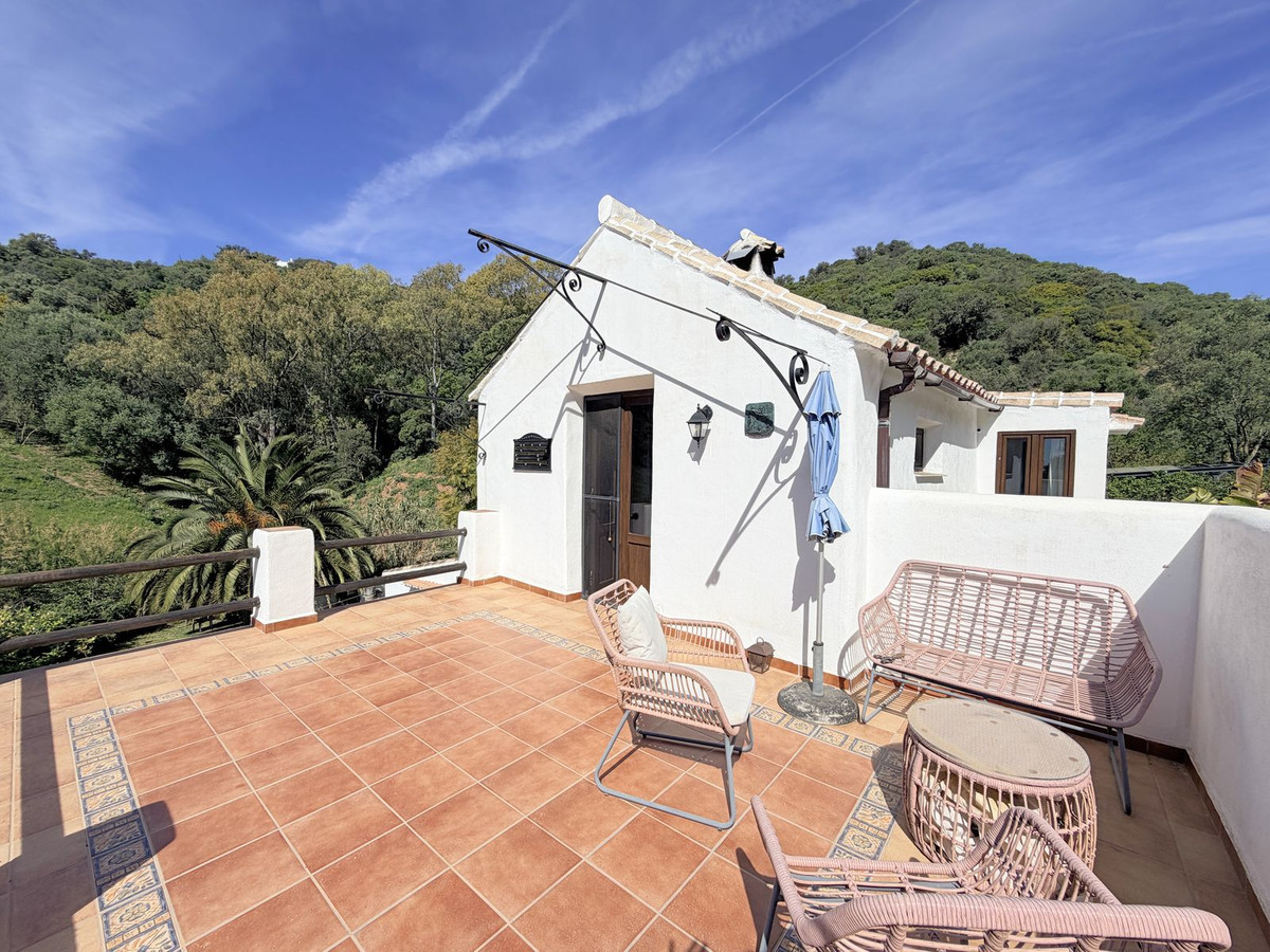 Finca - Cortijo te koop in Casares | 4 slaapkamers H5374579