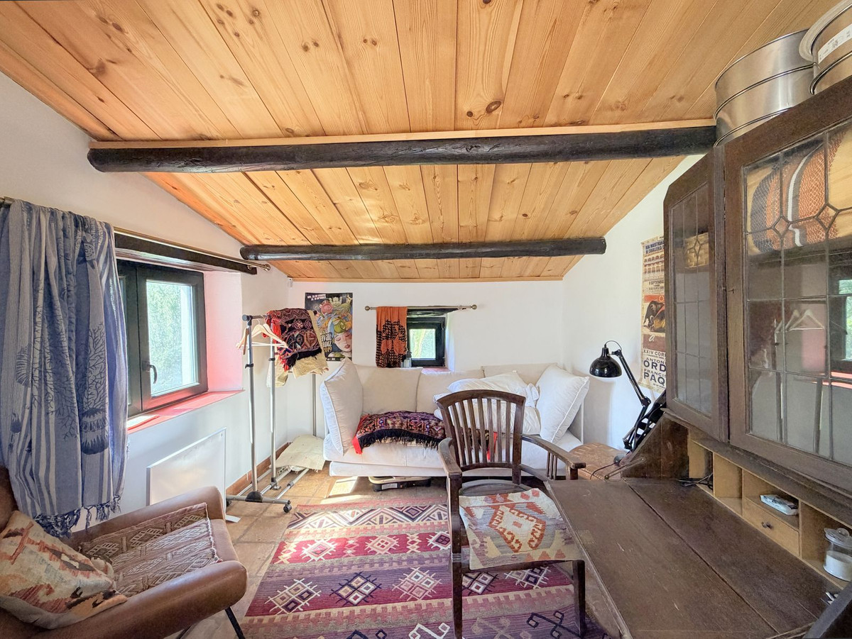 Finca - Cortijo te koop in Casares | 4 slaapkamers H5374579