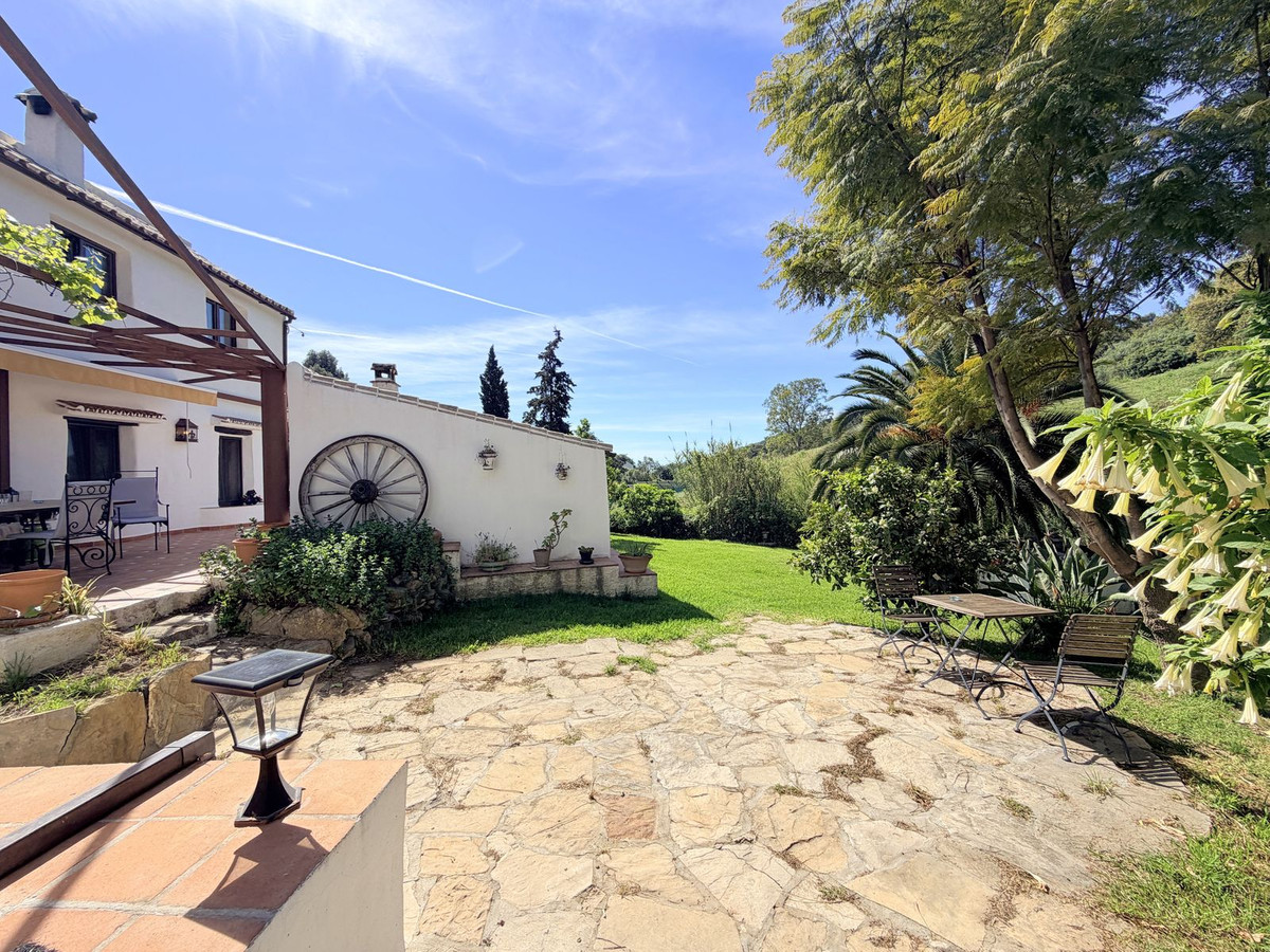 Finca - Cortijo te koop in Casares | 4 slaapkamers H5374579