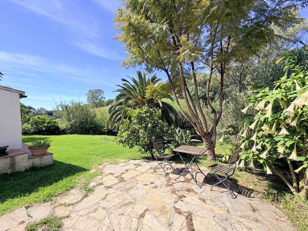 Finca - Cortijo te koop in Casares | 4 slaapkamers H5374579