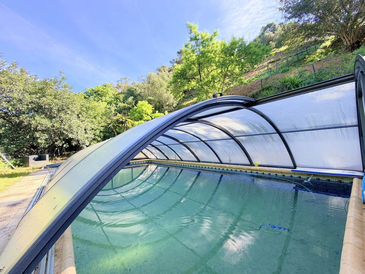 Finca - Cortijo te koop in Casares | 4 slaapkamers H5374579