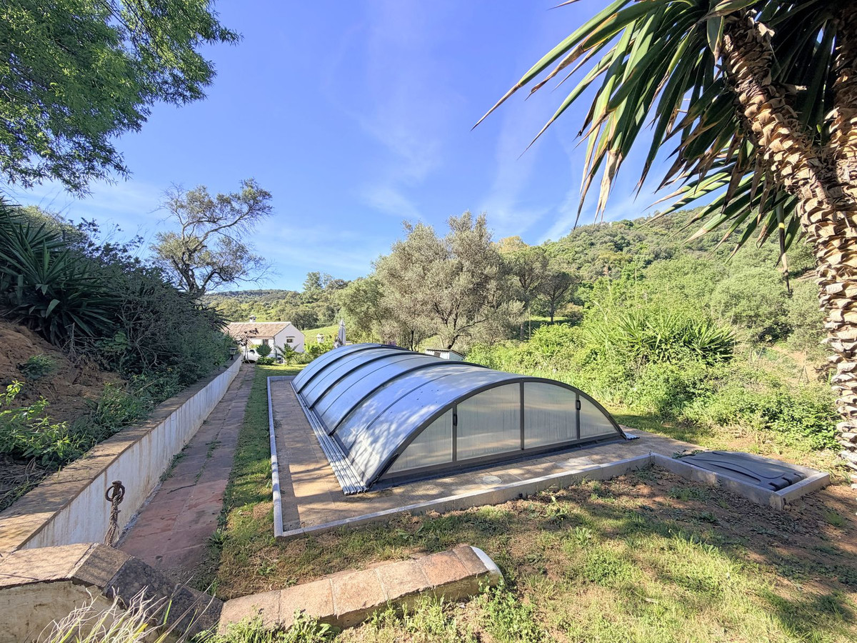 Finca - Cortijo te koop in Casares | 4 slaapkamers H5374579