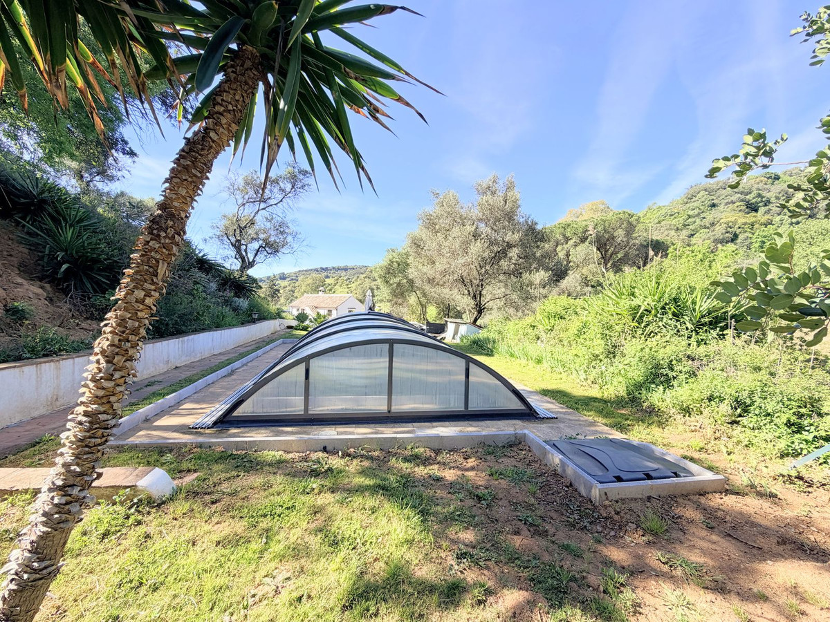 Finca - Cortijo te koop in Casares | 4 slaapkamers H5374579