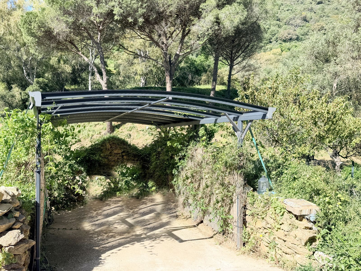 Finca - Cortijo te koop in Casares | 4 slaapkamers H5374579