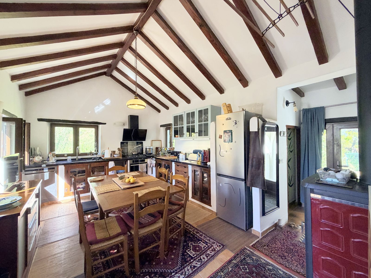 Finca - Cortijo te koop in Casares | 4 slaapkamers H5374579
