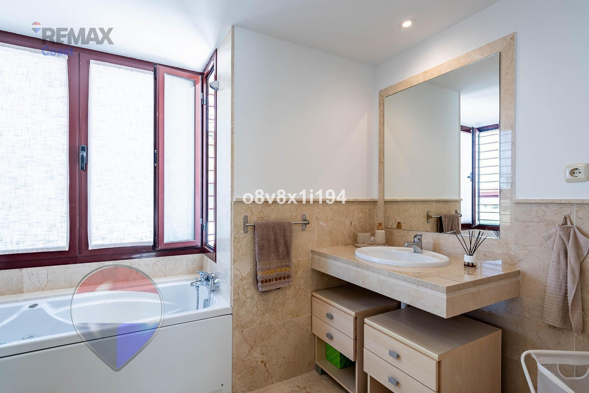 Huis te koop in Casares | 4 slaapkamers H5407441