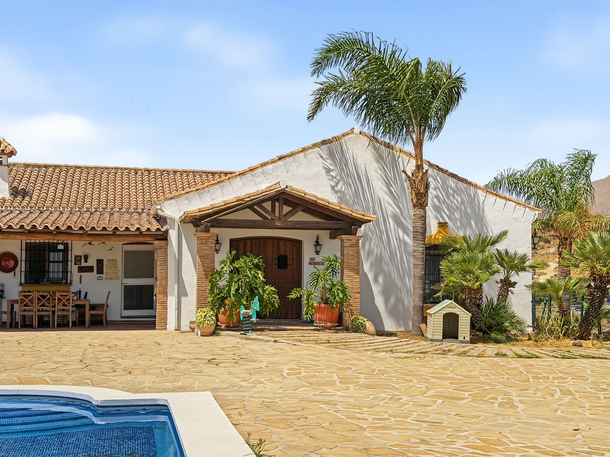 Finca - Cortijo te koop in Casares | 3 slaapkamers H5468413