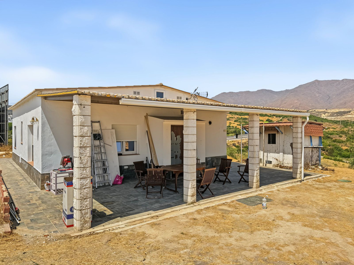 Finca - Cortijo te koop in Casares | 3 slaapkamers H5468413
