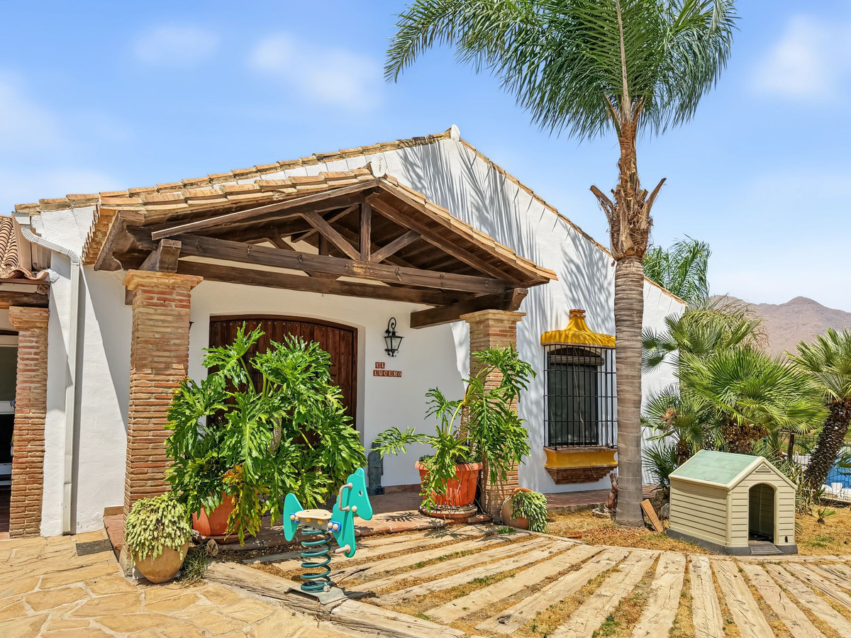 Finca - Cortijo te koop in Casares | 3 slaapkamers H5468413