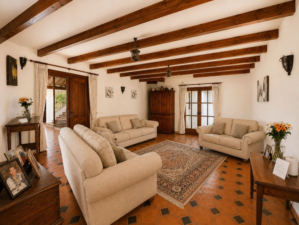 Finca - Cortijo te koop in Casares | 4 slaapkamers H5476918