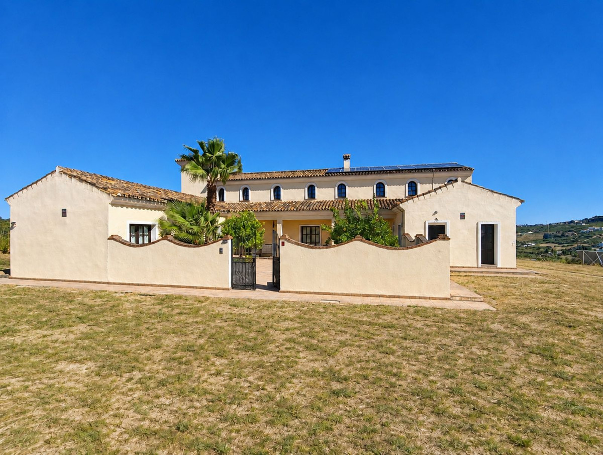 Finca - Cortijo te koop in Casares | 4 slaapkamers H5476918
