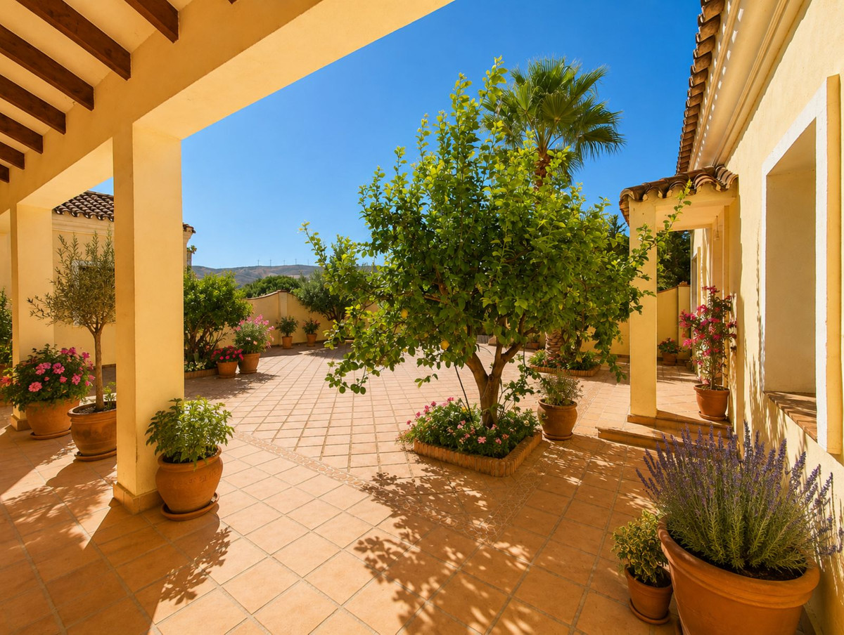 Finca - Cortijo te koop in Casares | 4 slaapkamers H5476918