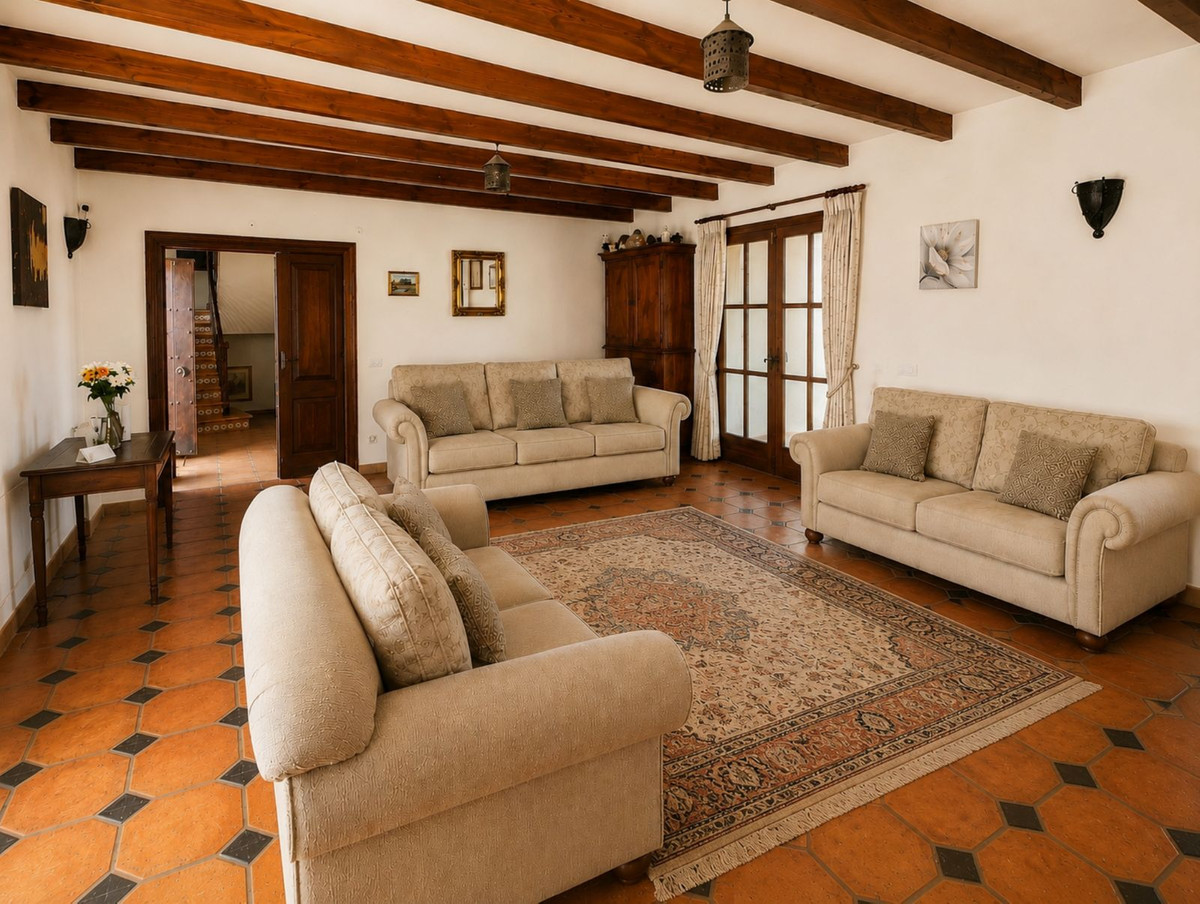 Finca - Cortijo te koop in Casares | 4 slaapkamers H5476918