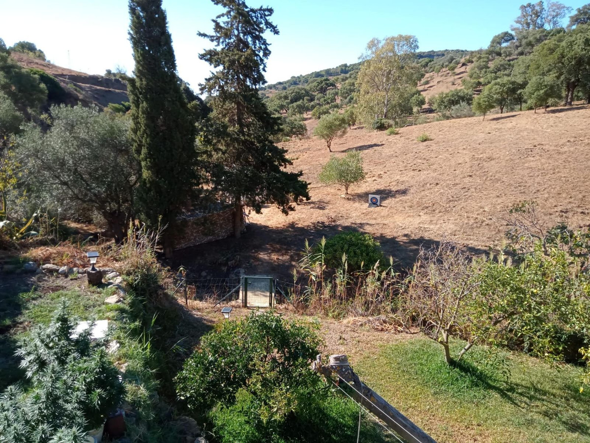 Finca - Cortijo te koop in Casares | 4 slaapkamers H5505883