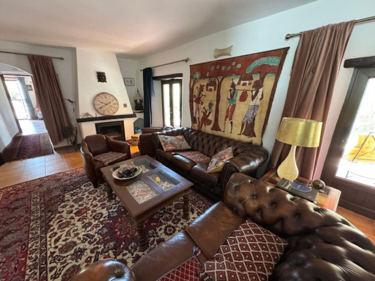 Finca - Cortijo te koop in Casares | 4 slaapkamers H5505883