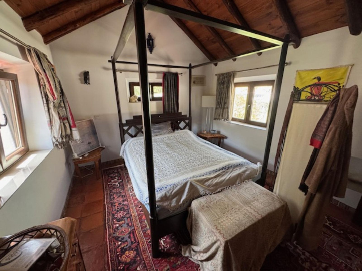 Finca - Cortijo te koop in Casares | 4 slaapkamers H5505883