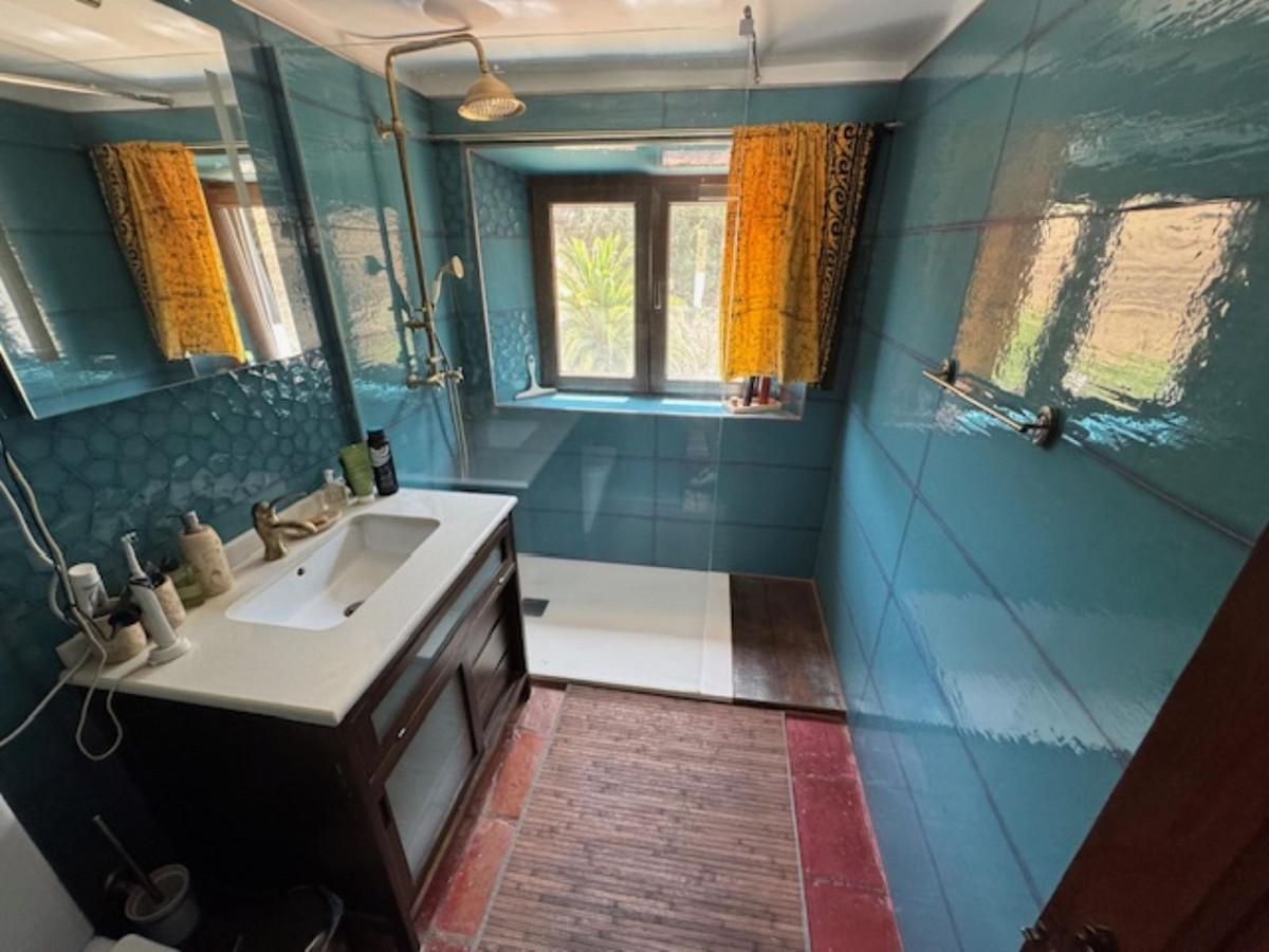 Finca - Cortijo te koop in Casares | 4 slaapkamers H5505883