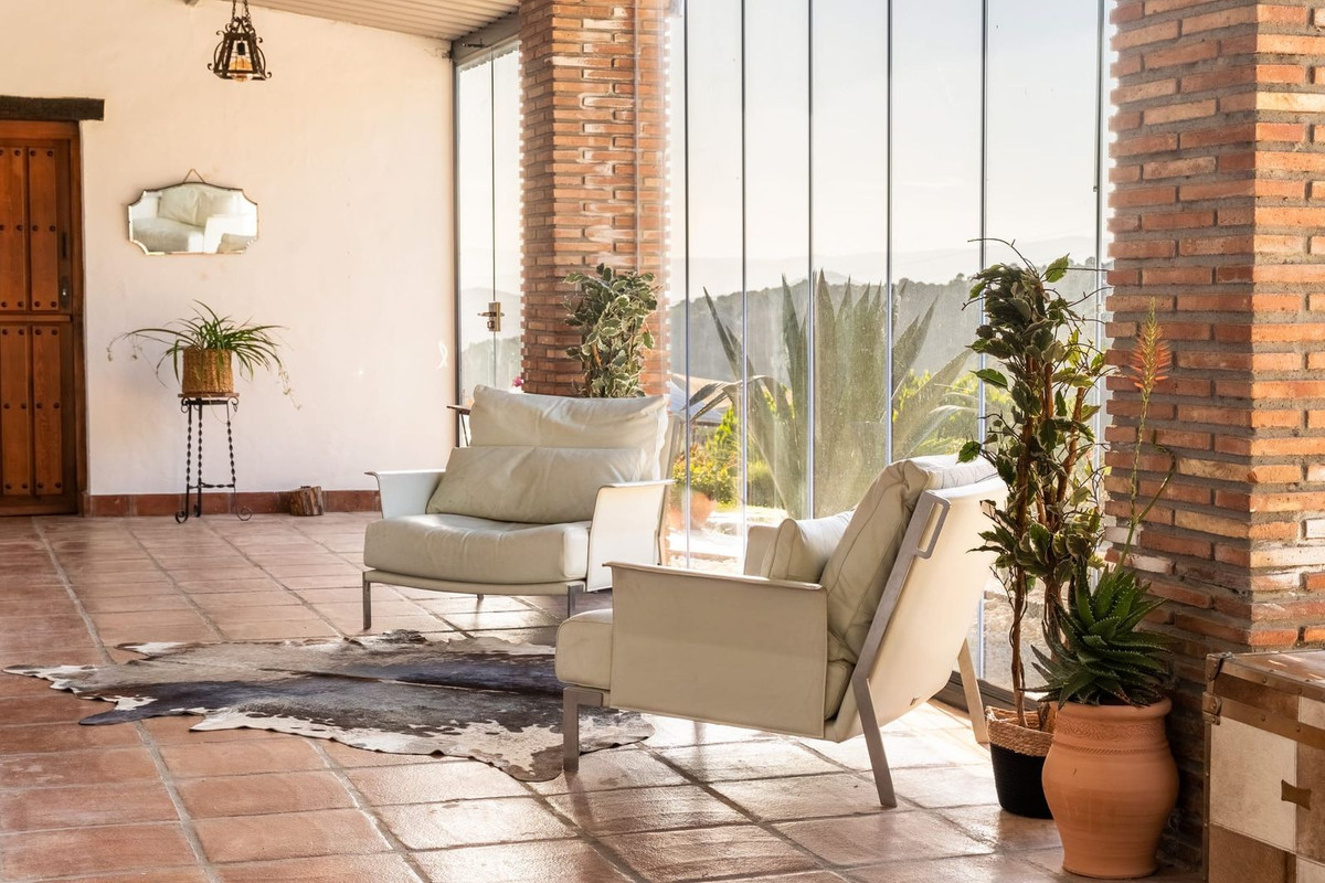 Finca - Cortijo te koop in Casares | 8 slaapkamers H5528716