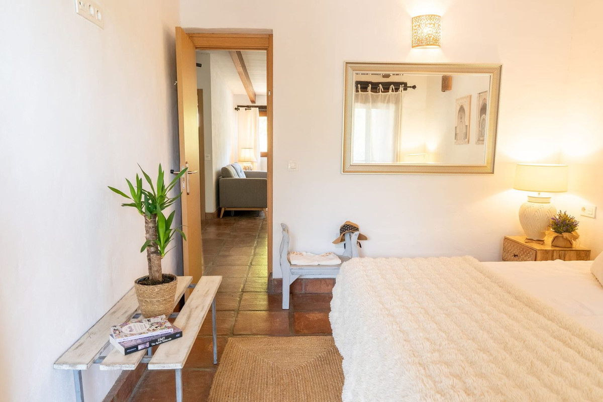 Finca - Cortijo te koop in Casares | 8 slaapkamers H5528716