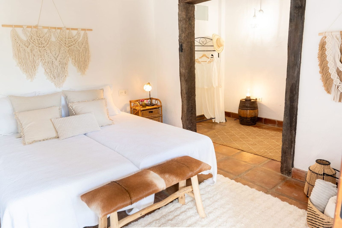 Finca - Cortijo te koop in Casares | 8 slaapkamers H5528716