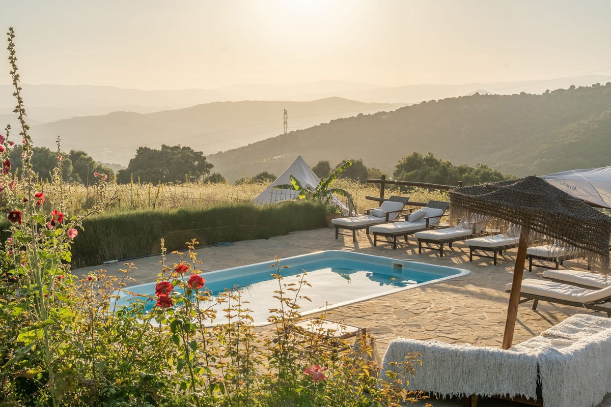 Finca - Cortijo te koop in Casares | 8 slaapkamers H5528716