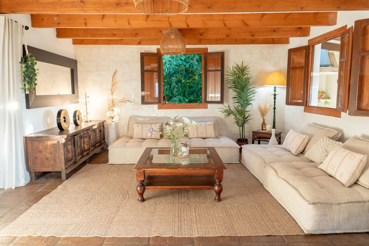 Finca - Cortijo te koop in Casares | 8 slaapkamers H5528716