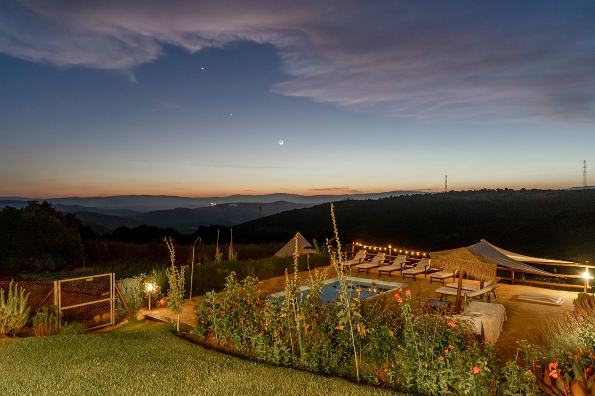 Finca - Cortijo te koop in Casares | 8 slaapkamers H5528716