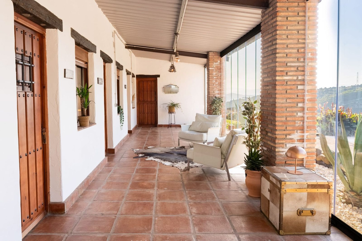 Finca - Cortijo te koop in Casares | 8 slaapkamers H5528716