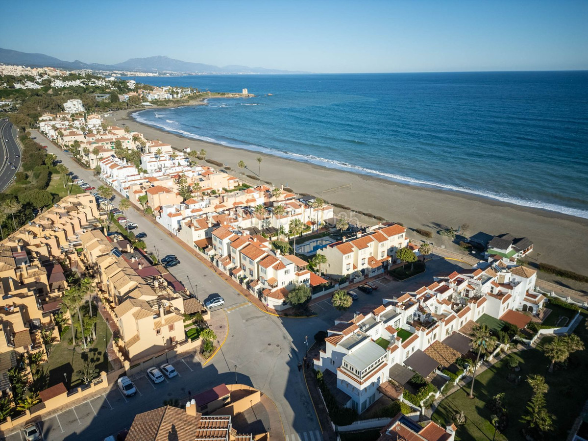 Semi-Vrijstaande Villa in Casares Playa-3