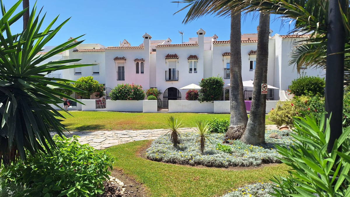 House for sale in Casares Playa | 3 bedrooms H5126494