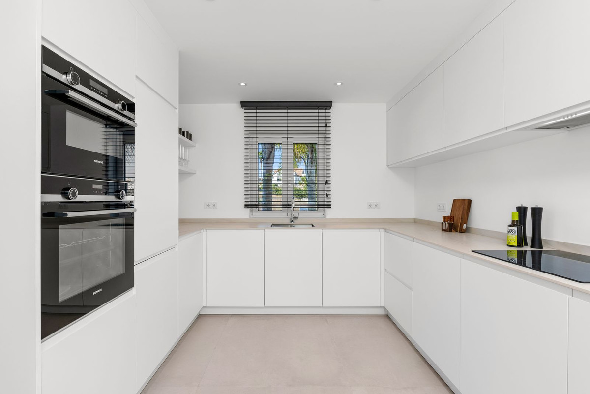 Huis te koop in Casares Playa | 4 slaapkamers H5230381