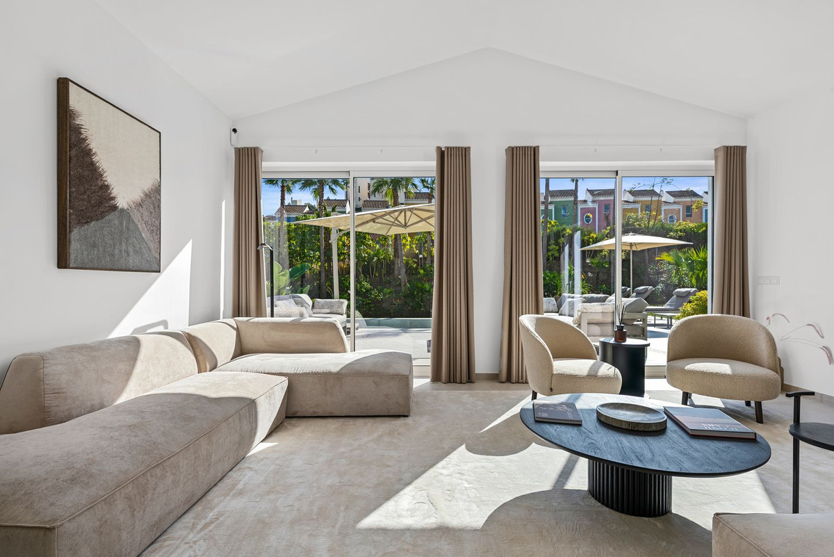 Huis te koop in Casares Playa | 4 slaapkamers H5230381