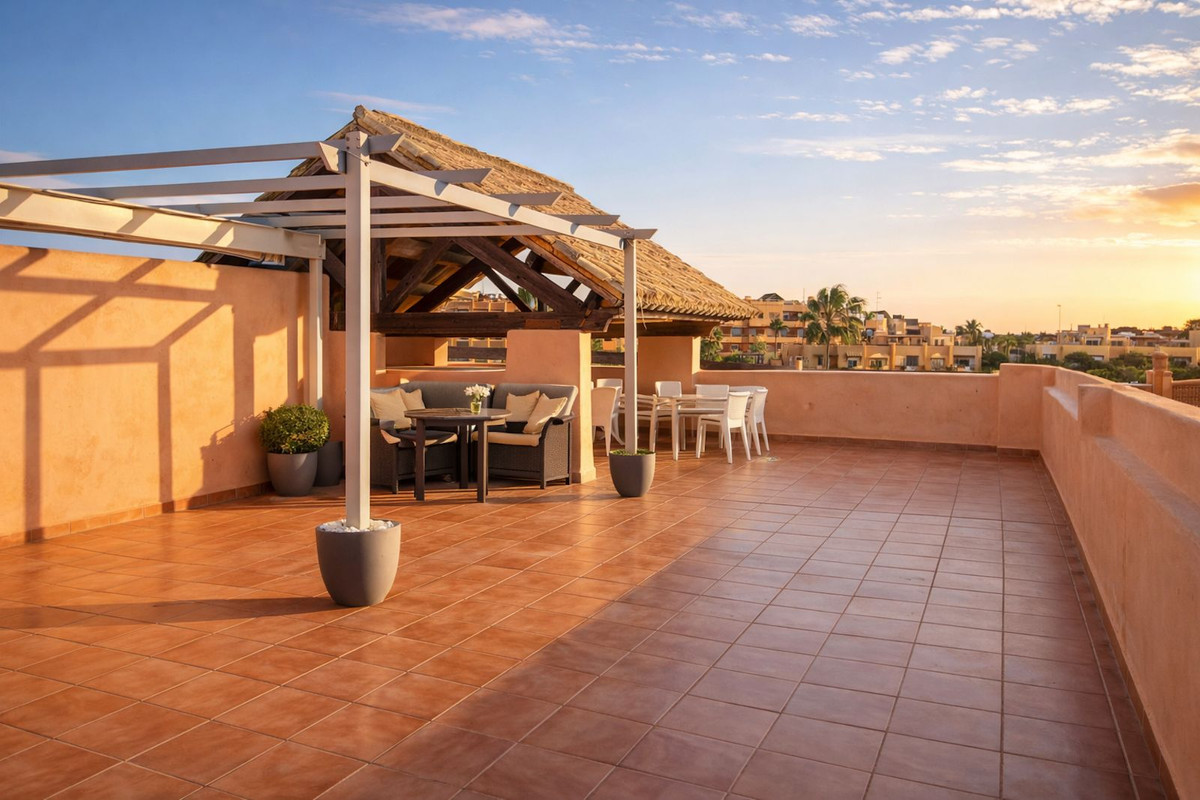 Penthouse te koop in Casares Playa | 2 slaapkamers H5299876