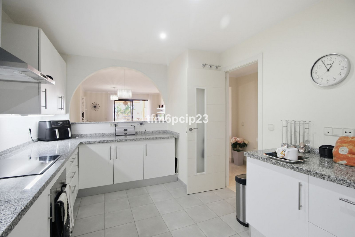 Penthouse te koop in Casares Playa | 2 slaapkamers H5526592