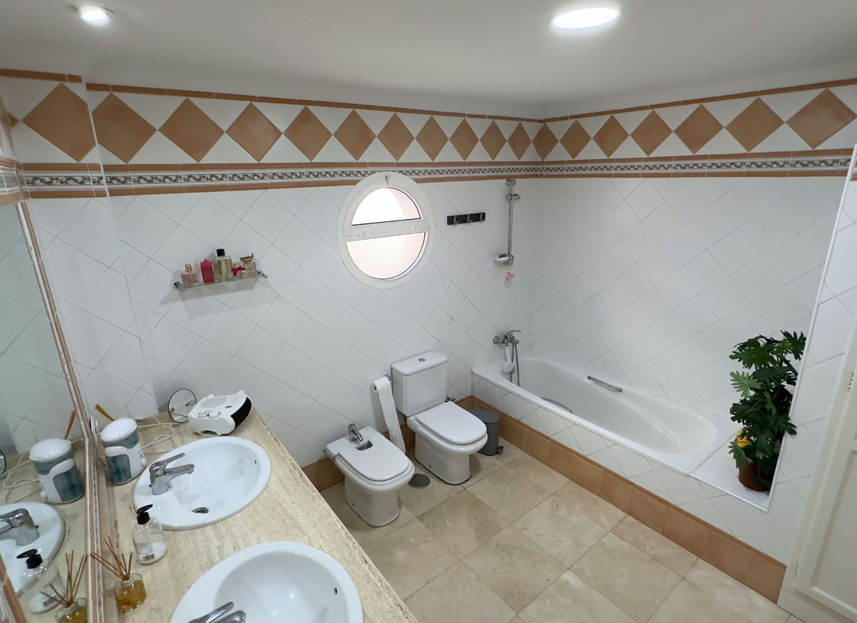 Huis te koop in Casares Pueblo | 5 slaapkamers H5013529