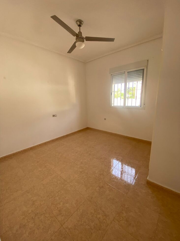 Vrijstaande Villa te koop in Catral | 3 slaapkamers H5185408