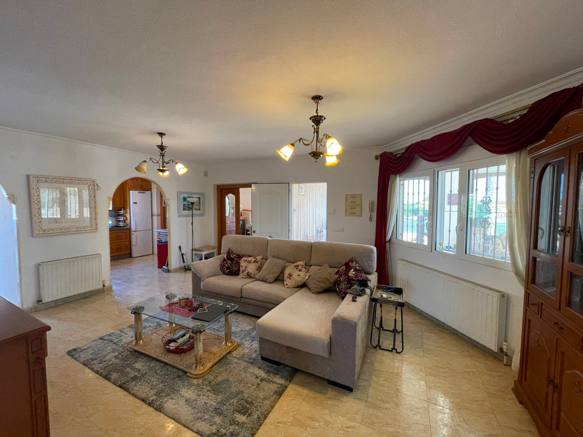 Vrijstaande Villa te koop in Catral | 4 slaapkamers H5256529