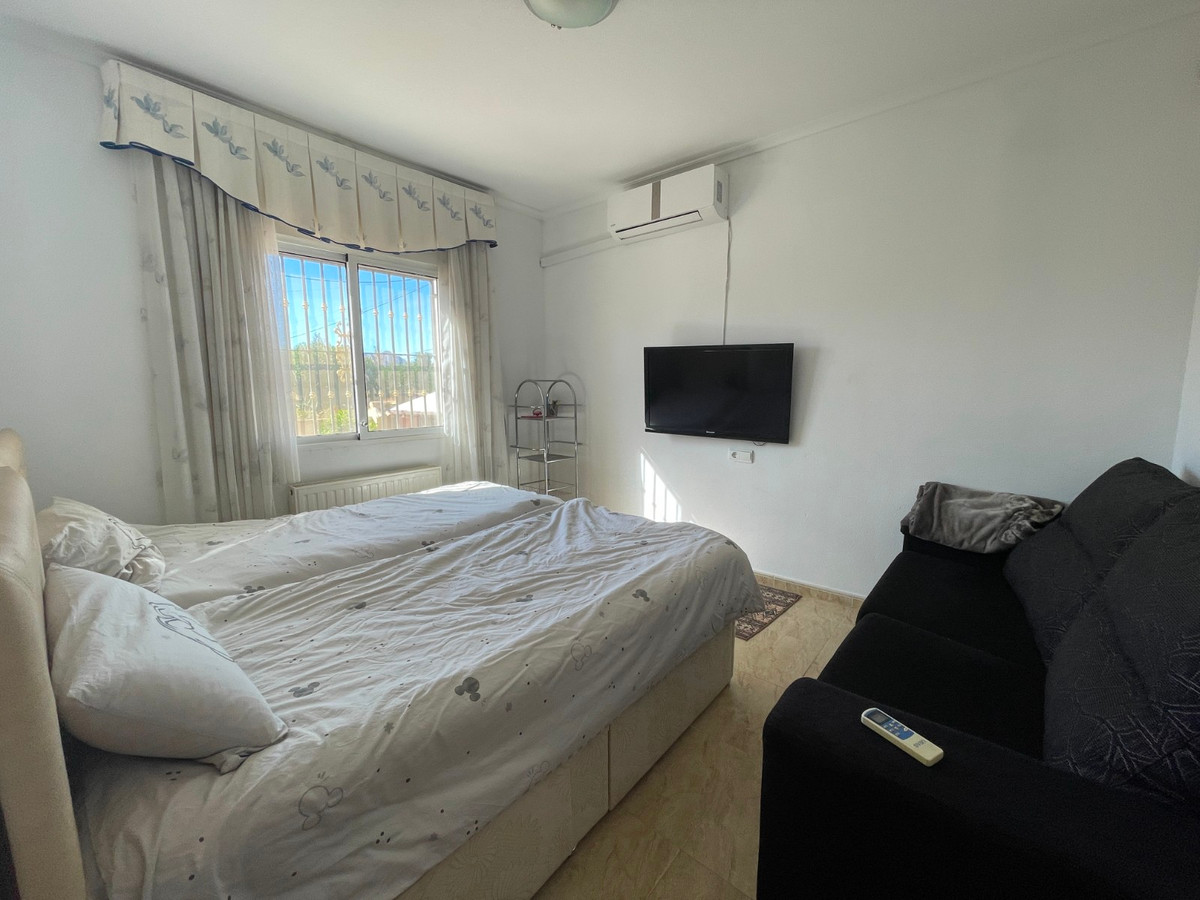 Vrijstaande Villa te koop in Catral | 4 slaapkamers H5256529