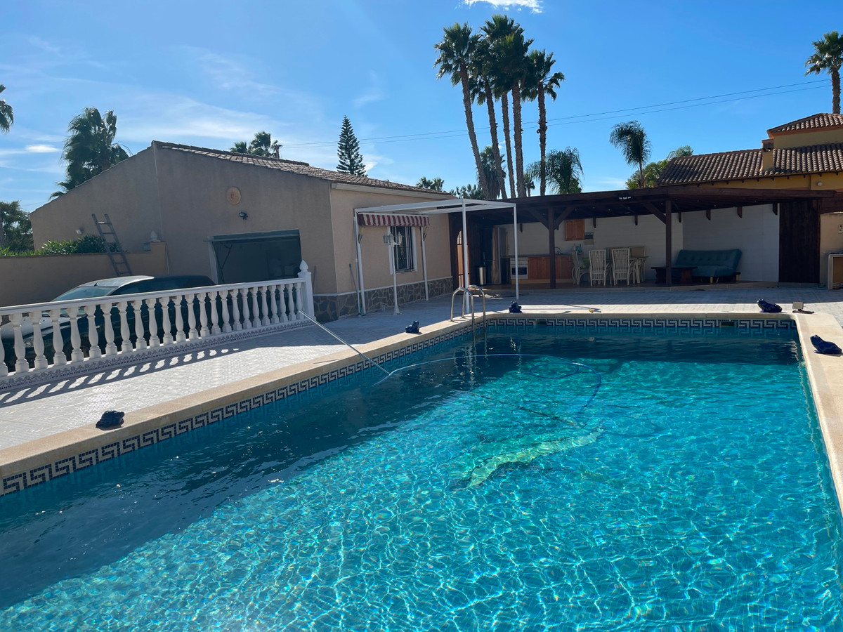 Vrijstaande Villa te koop in Catral | 4 slaapkamers H5256529