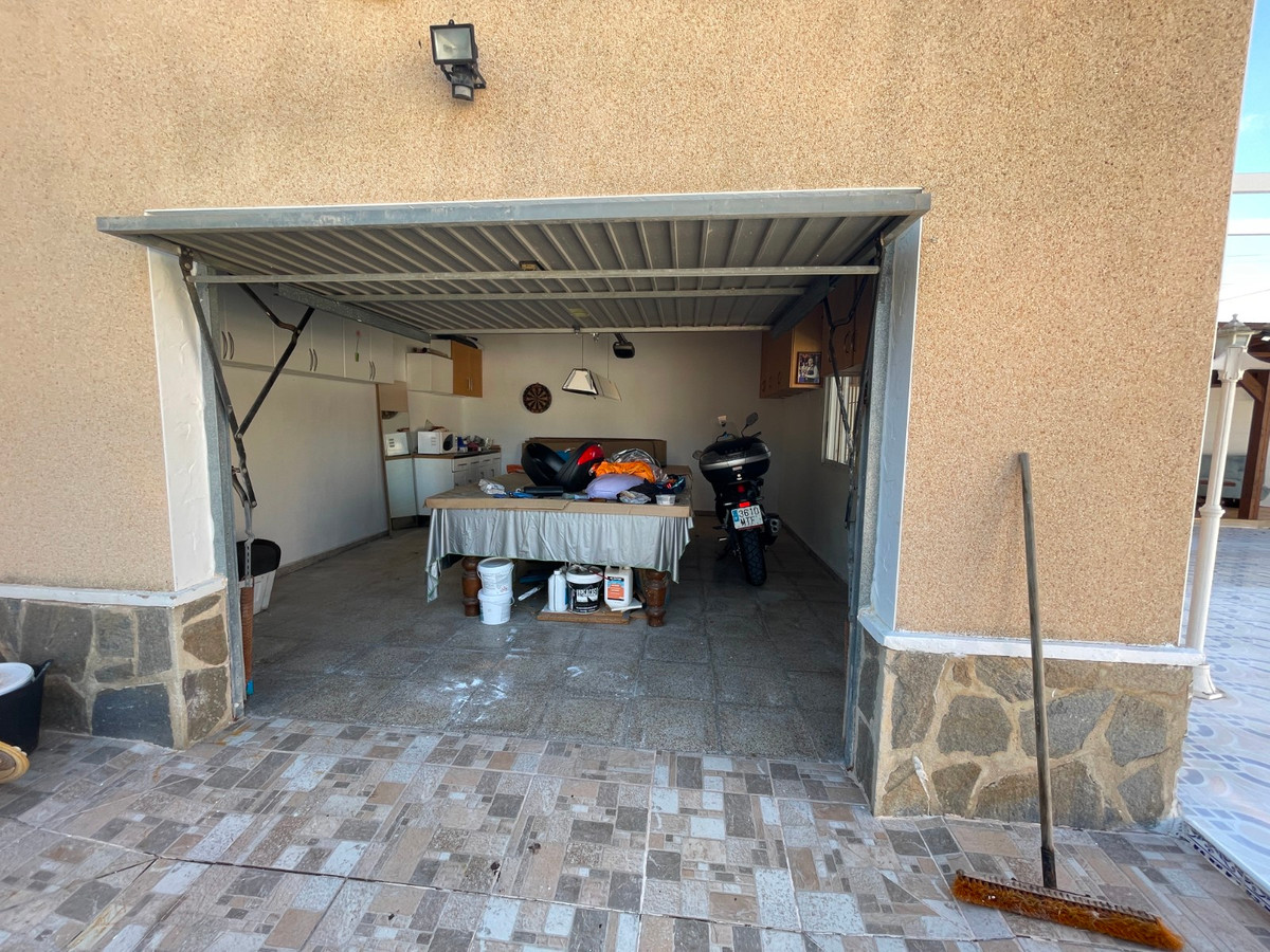 Vrijstaande Villa te koop in Catral | 4 slaapkamers H5256529