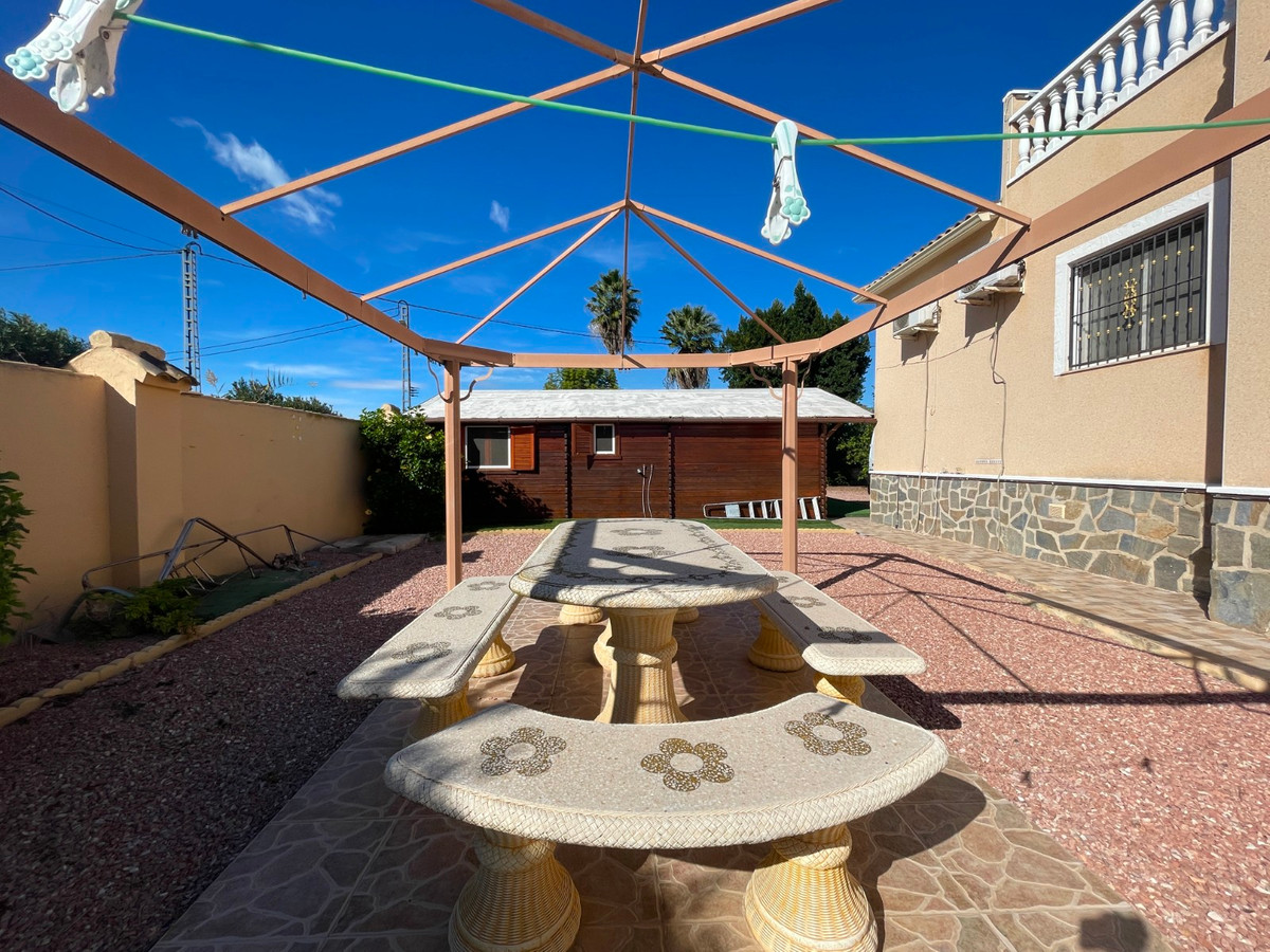 Vrijstaande Villa te koop in Catral | 4 slaapkamers H5256529