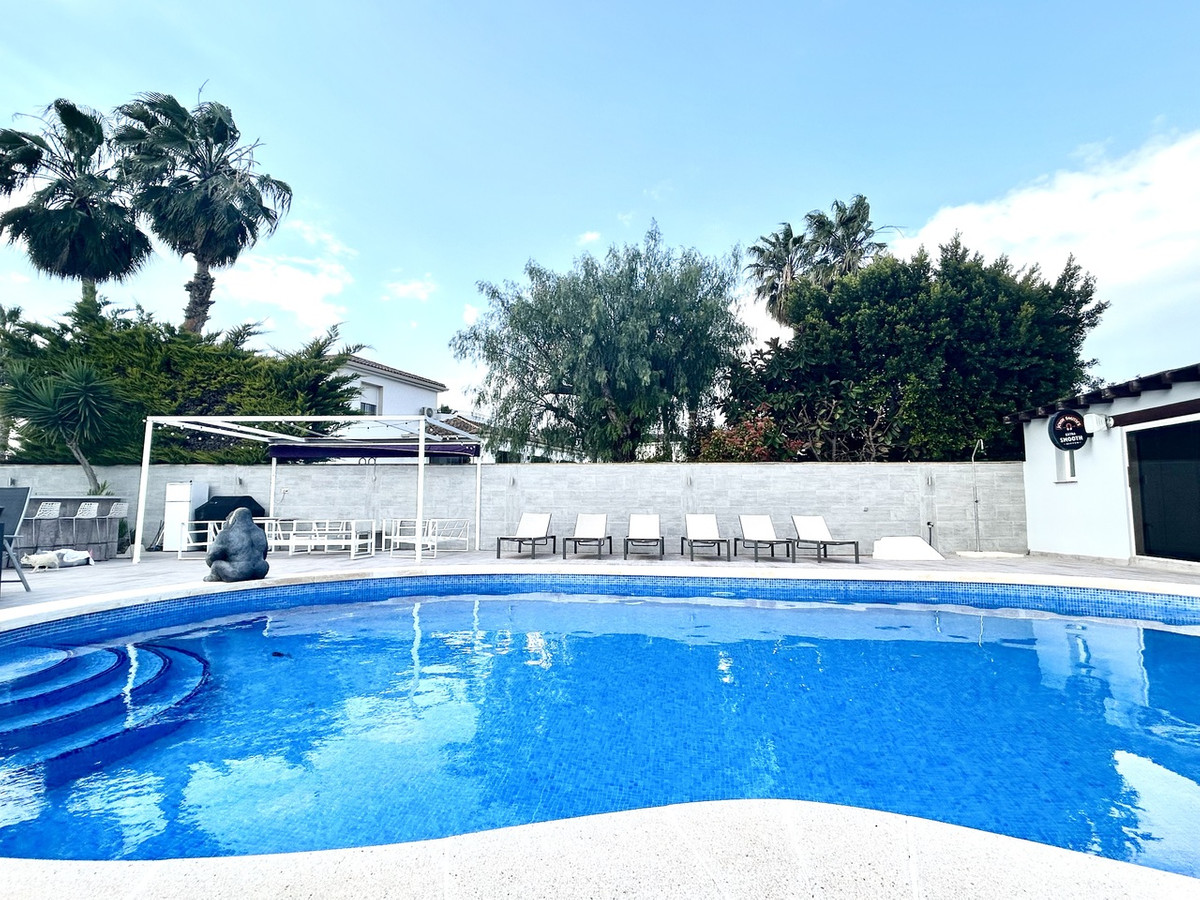 Vrijstaande Villa te koop in Catral | 4 slaapkamers H5342494