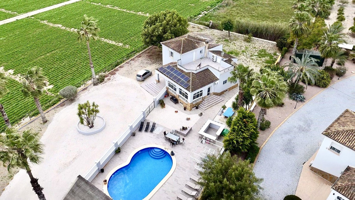 Vrijstaande Villa te koop in Catral | 4 slaapkamers H5342497