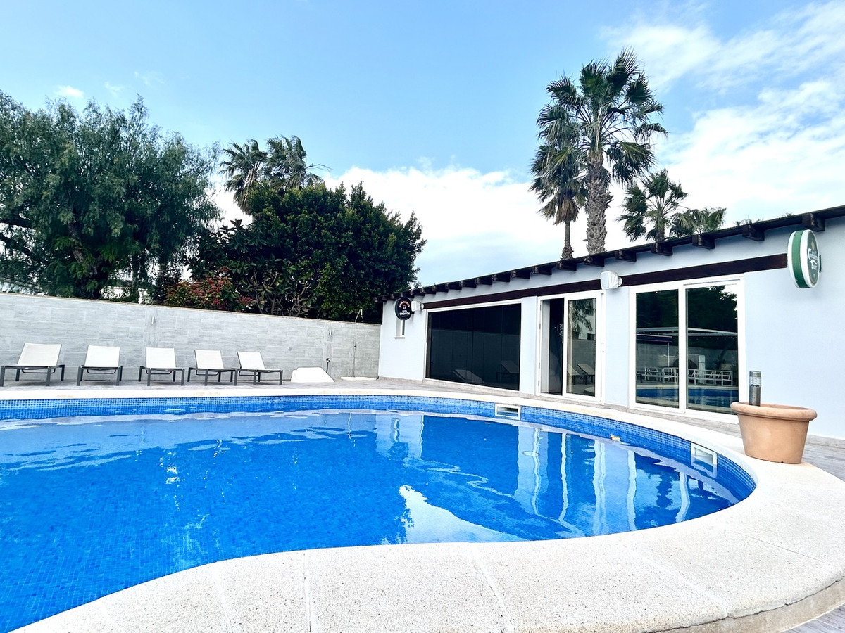 Vrijstaande Villa te koop in Catral | 4 slaapkamers H5342497