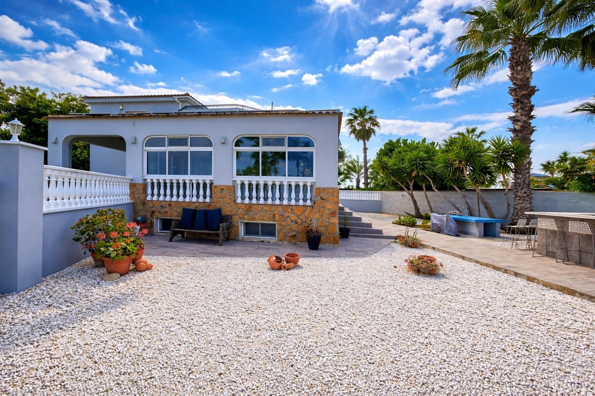 Vrijstaande Villa te koop in Catral | 4 slaapkamers H5342497