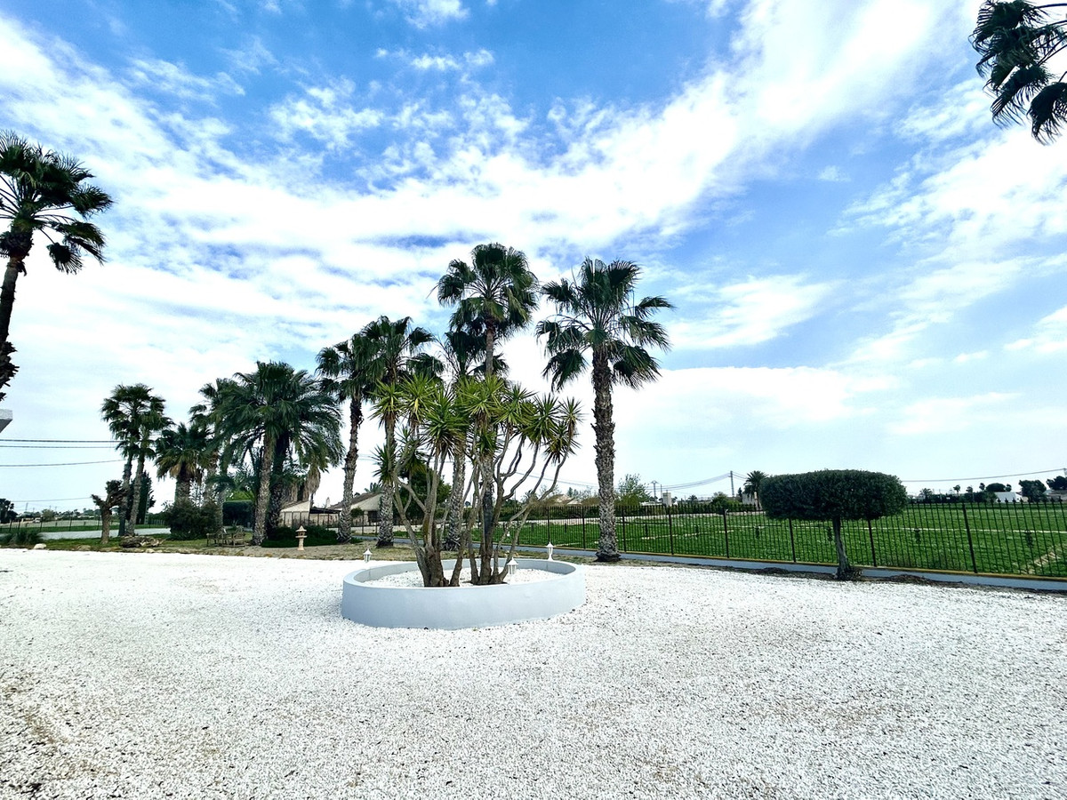 Vrijstaande Villa te koop in Catral | 4 slaapkamers H5342497