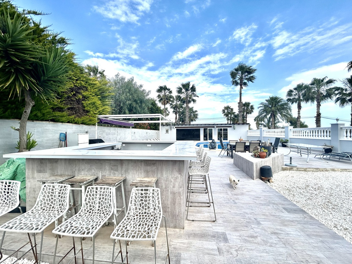 Vrijstaande Villa te koop in Catral | 4 slaapkamers H5342497