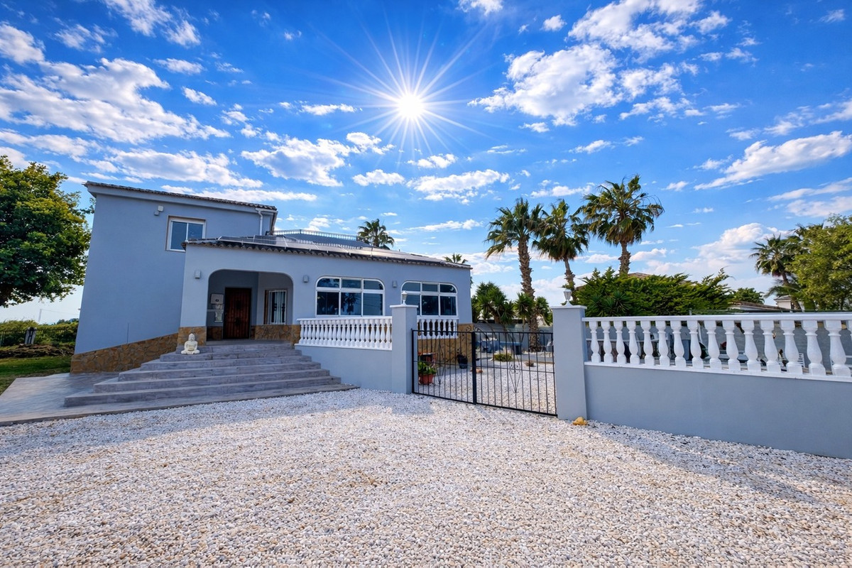 Vrijstaande Villa te koop in Catral | 4 slaapkamers H5380315