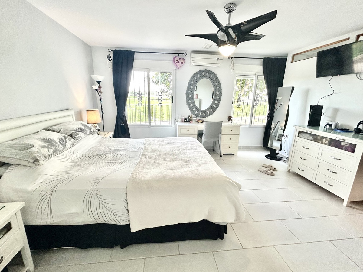 Vrijstaande Villa te koop in Catral | 4 slaapkamers H5380315