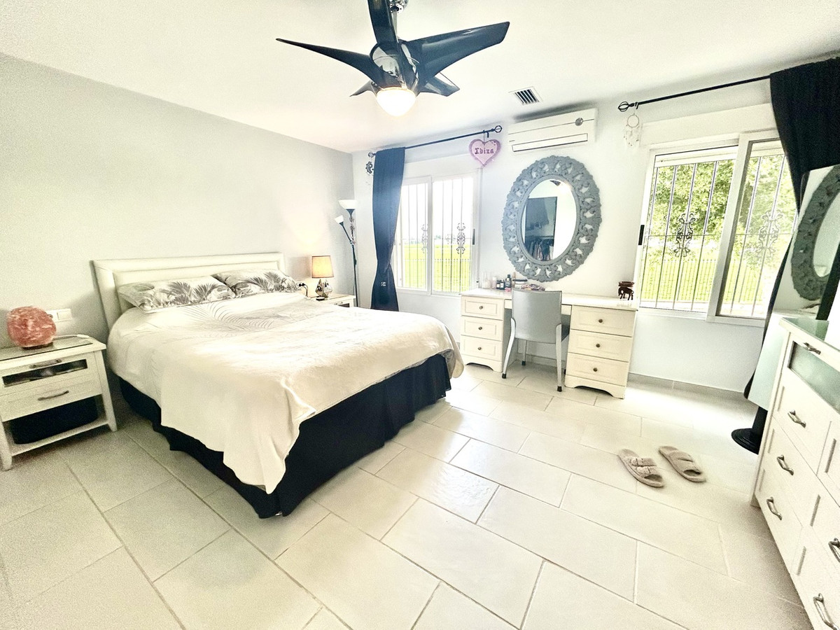 Vrijstaande Villa te koop in Catral | 4 slaapkamers H5380315